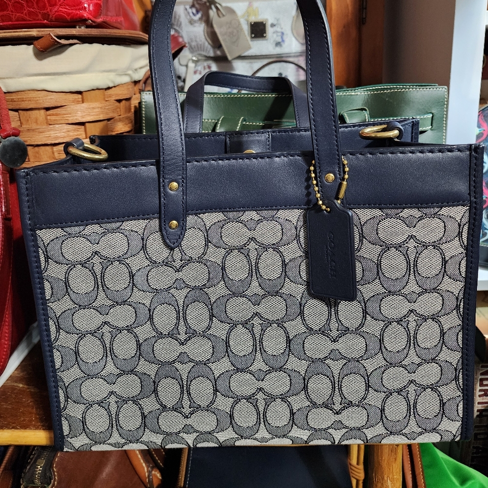 Field tote 30 navy jacquard coach tote
